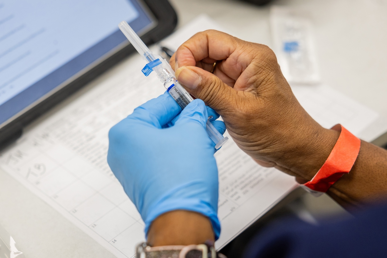La stagione influenzale è alle porte. È ancora il caso di vaccinarsi? L'assicurazione copre il vaccino?