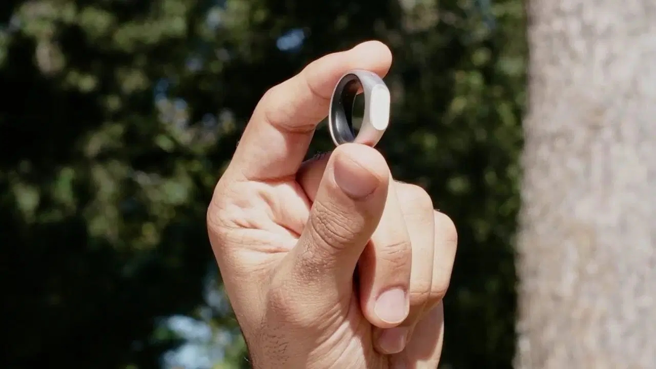 Przedstawiono inteligentny pierścień z obsługą sztucznej inteligencji