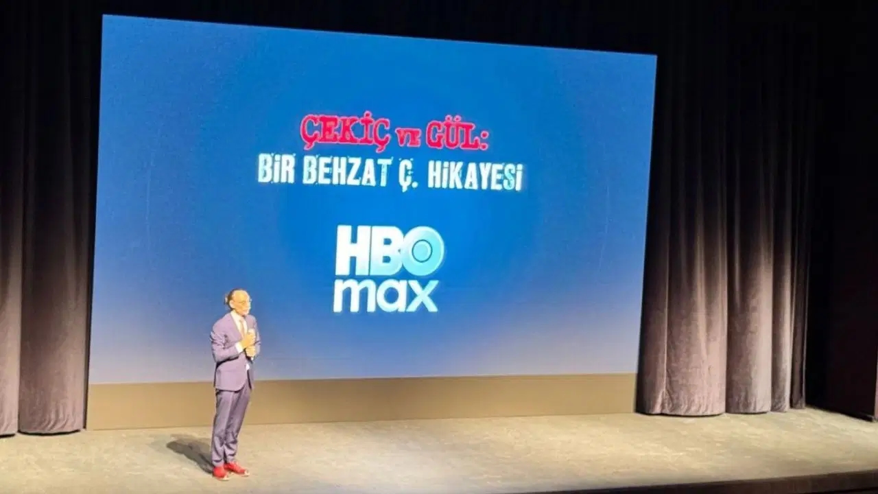 Etimesgut’ta Behzat Ç. rüzgârı: “Çekiç ve Gül” özel gösterimi ayakta alkışlandı