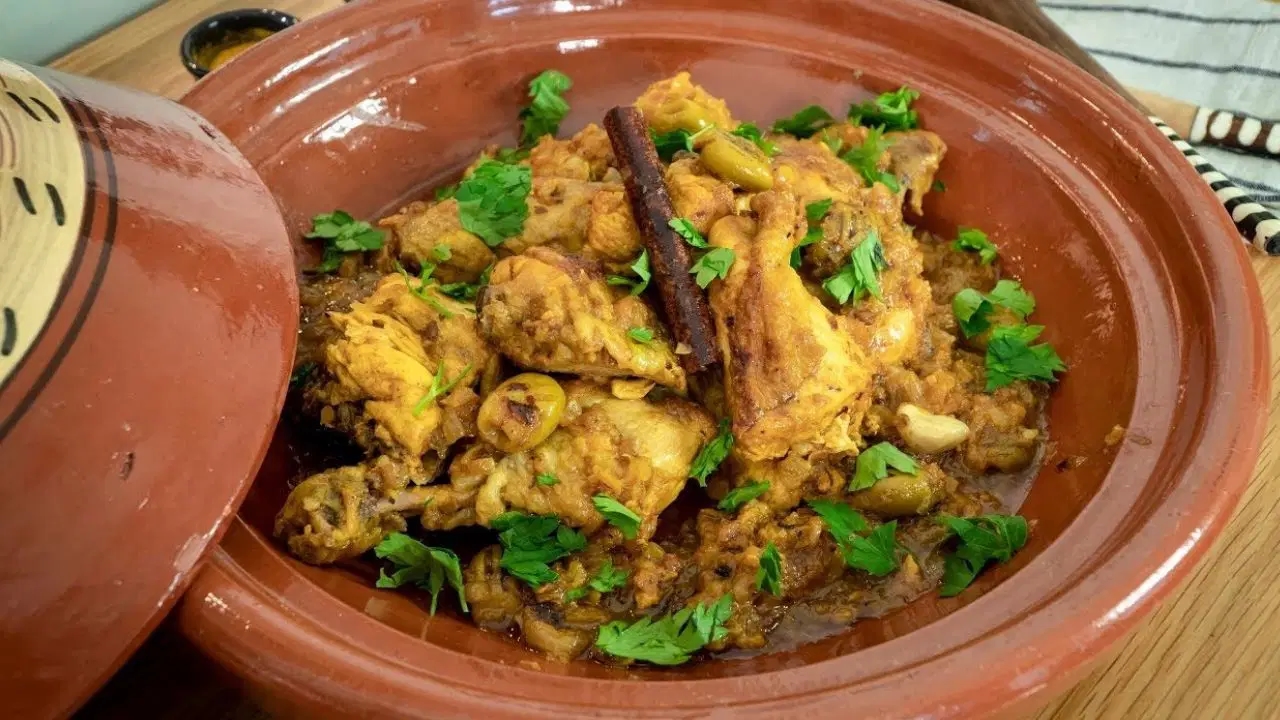 Fas mutfağının baharatlı incisi: Tavuk Tajine Tarifi