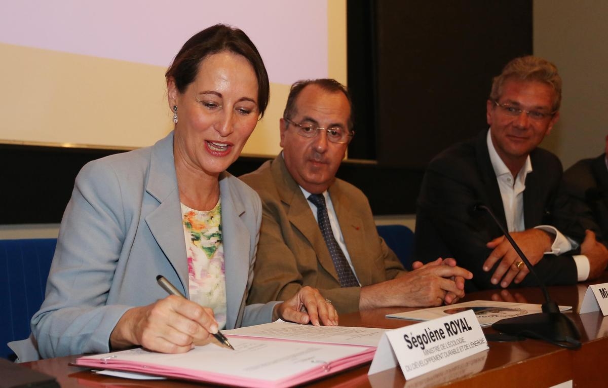 Las efemérides del 8 de junio: en 2014, la ministra de Medio Ambiente, Ségolène Royal, formalizó la creación del Parque Natural Marino de la Cuenca de Arcachon en Le Teich.