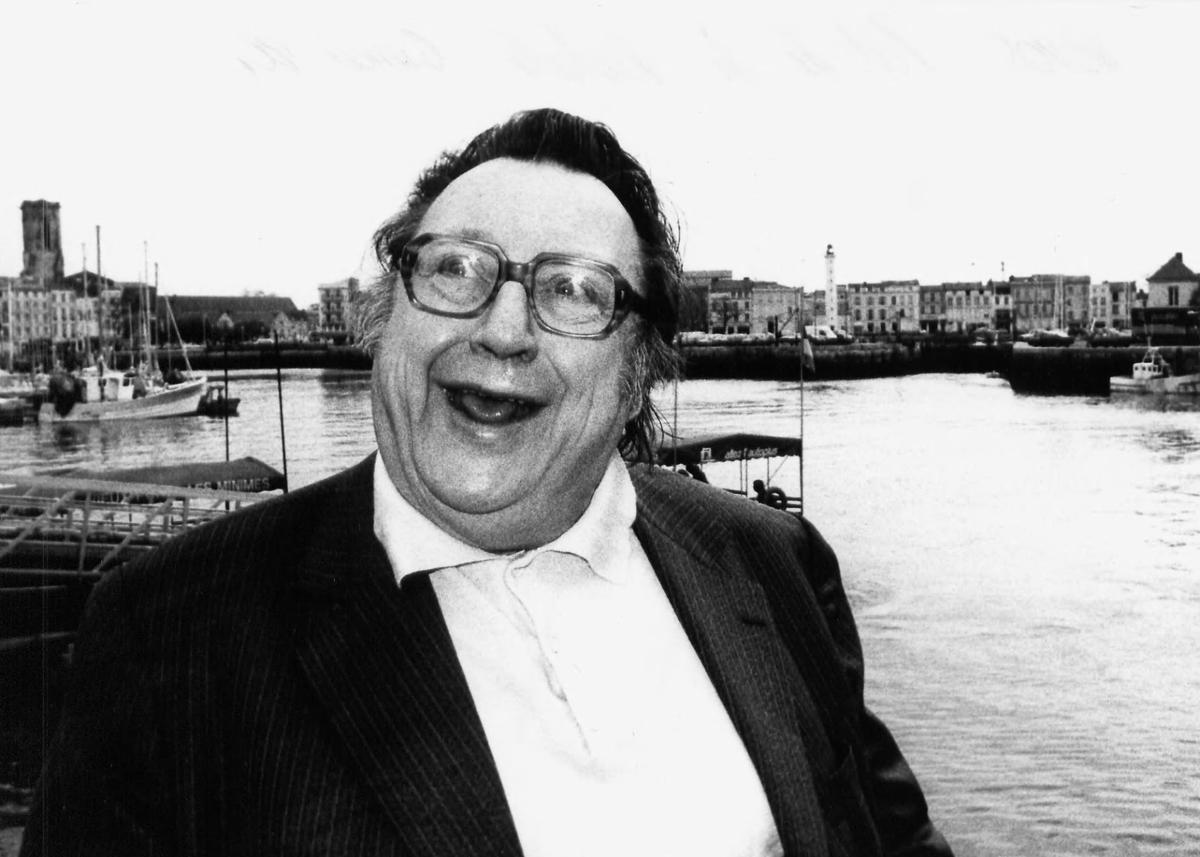 Эфемериды на 15 июня: в 2006 году в возрасте 83 лет скончался комик Рэймонд Девос.