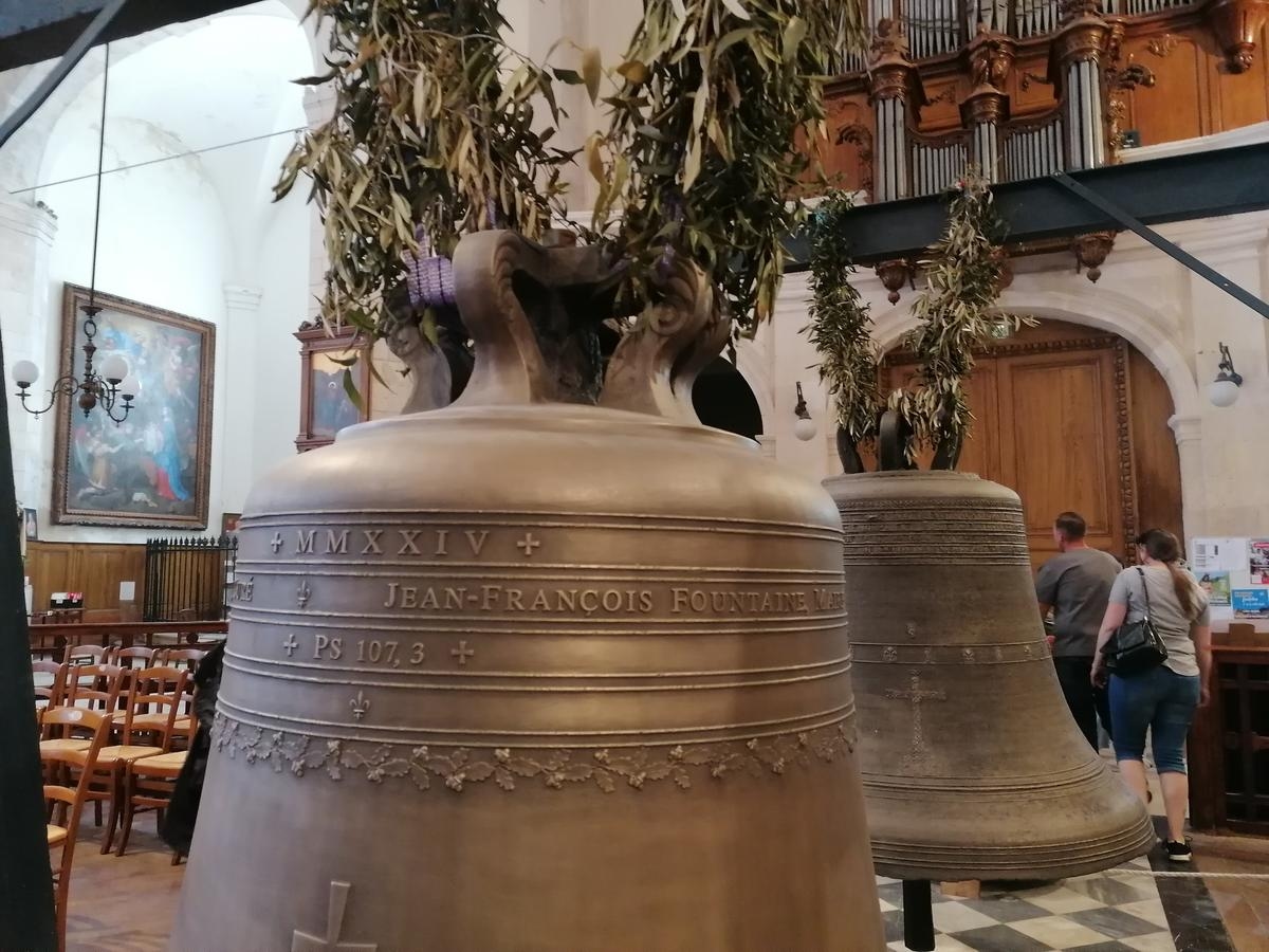 La Rochelle: Dlaczego na nowym dzwonie Saint-Sauveur wygrawerowano nazwisko mera?