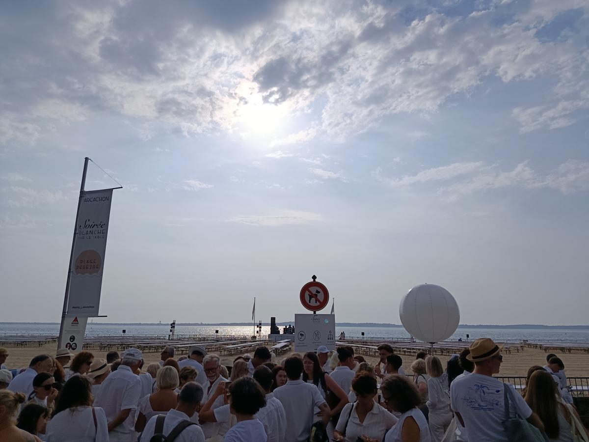 In Arcachon beschlossen die Stürme, den weißen Abend zu verschonen