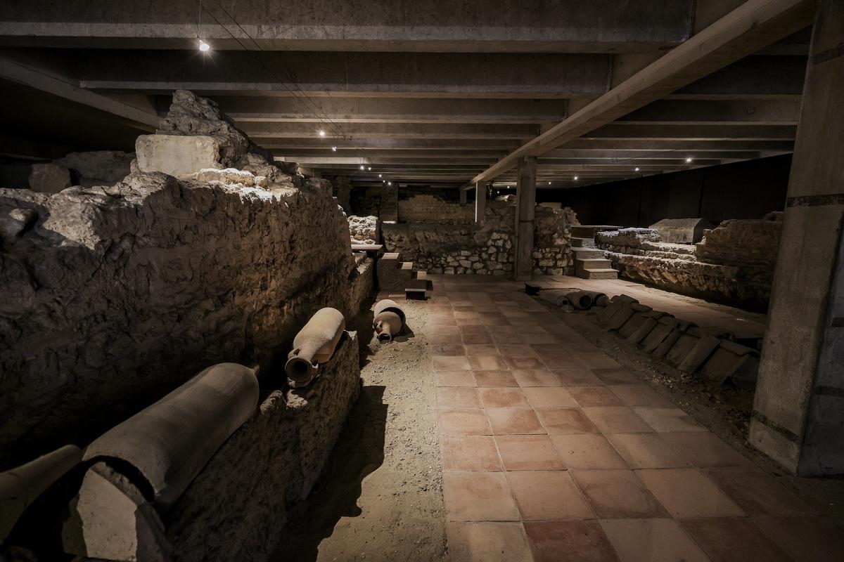 In the basements of Bordeaux (4/6): under the Place des Martyrs-de-la-Résistance, an equally large cemetery