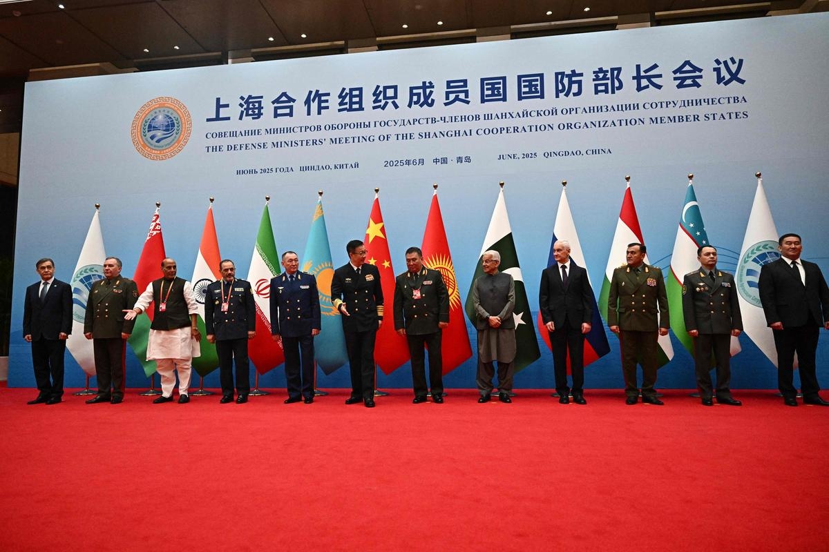 China, que recibe este jueves a los ministros de Defensa de Irán y Rusia, se presenta como defensora de la paz