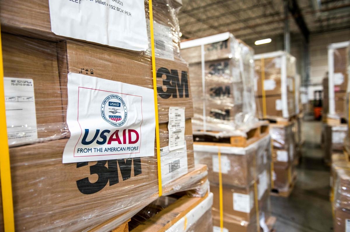 Caducan toneladas de ayuda alimentaria para niños, dejando al gobierno de Trump en problemas