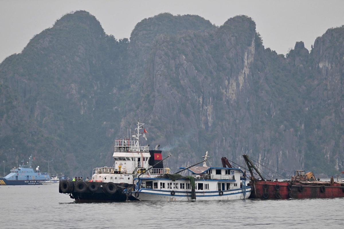 Halong Bay shipwreck: death toll rises to 38, five people still wanted