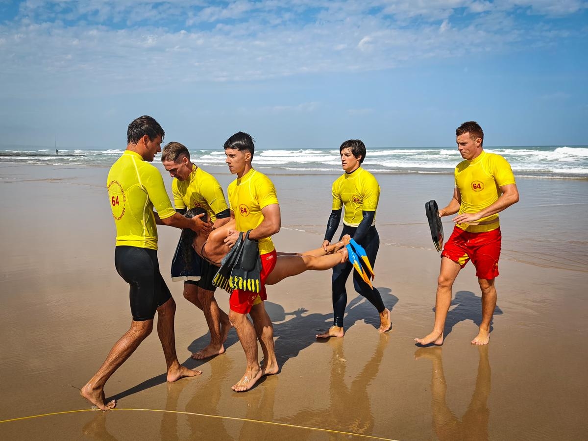 Beach surveillance: on the Basque coast, we nibble away at the pre- and post-season