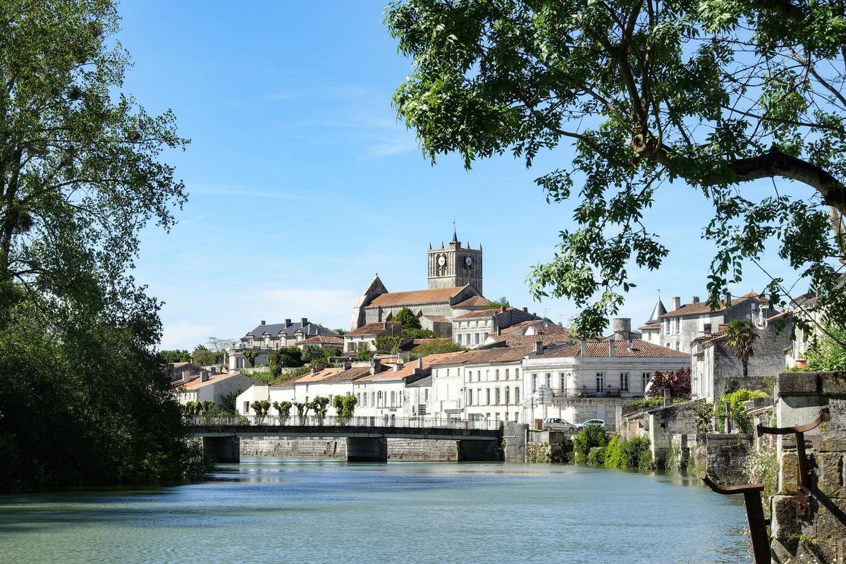 Estos 3 pueblos de Charente-Maritime le seducirán por su encanto único.