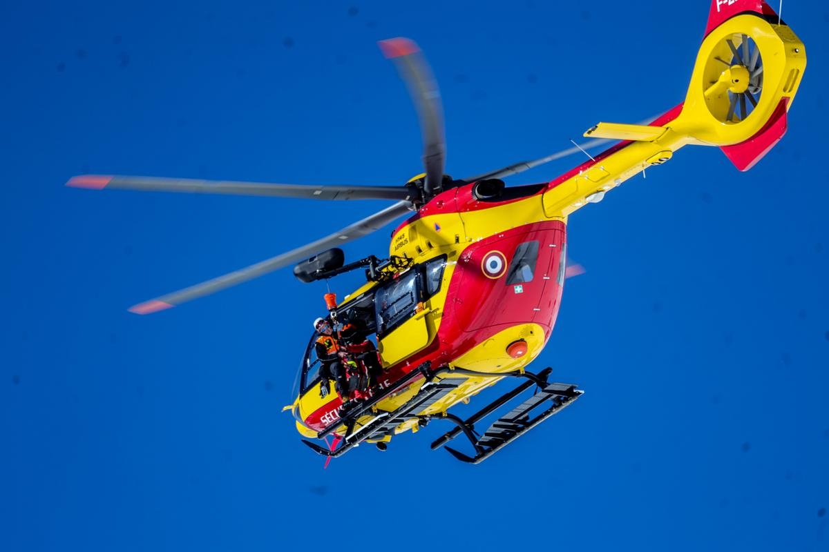 Pyrenees: Five rescuers for the Dragon 64 helicopter, a hiker seriously injured in Holzarte