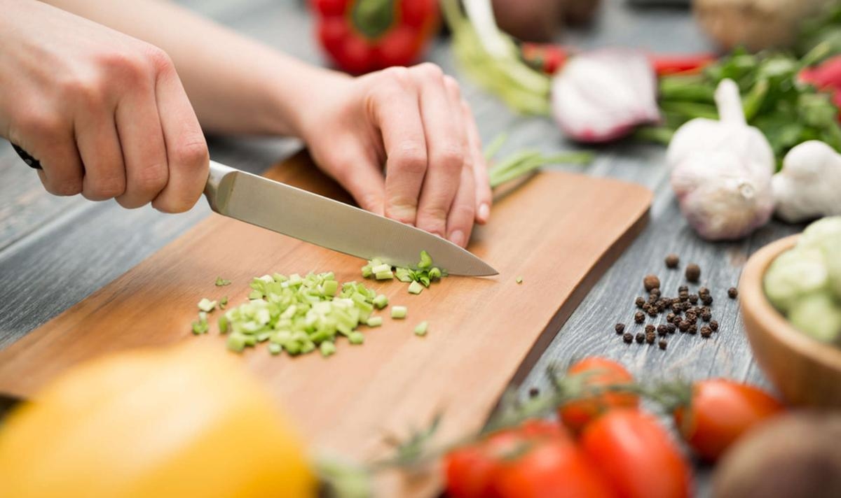 Wood or plastic: which cutting board should you choose?