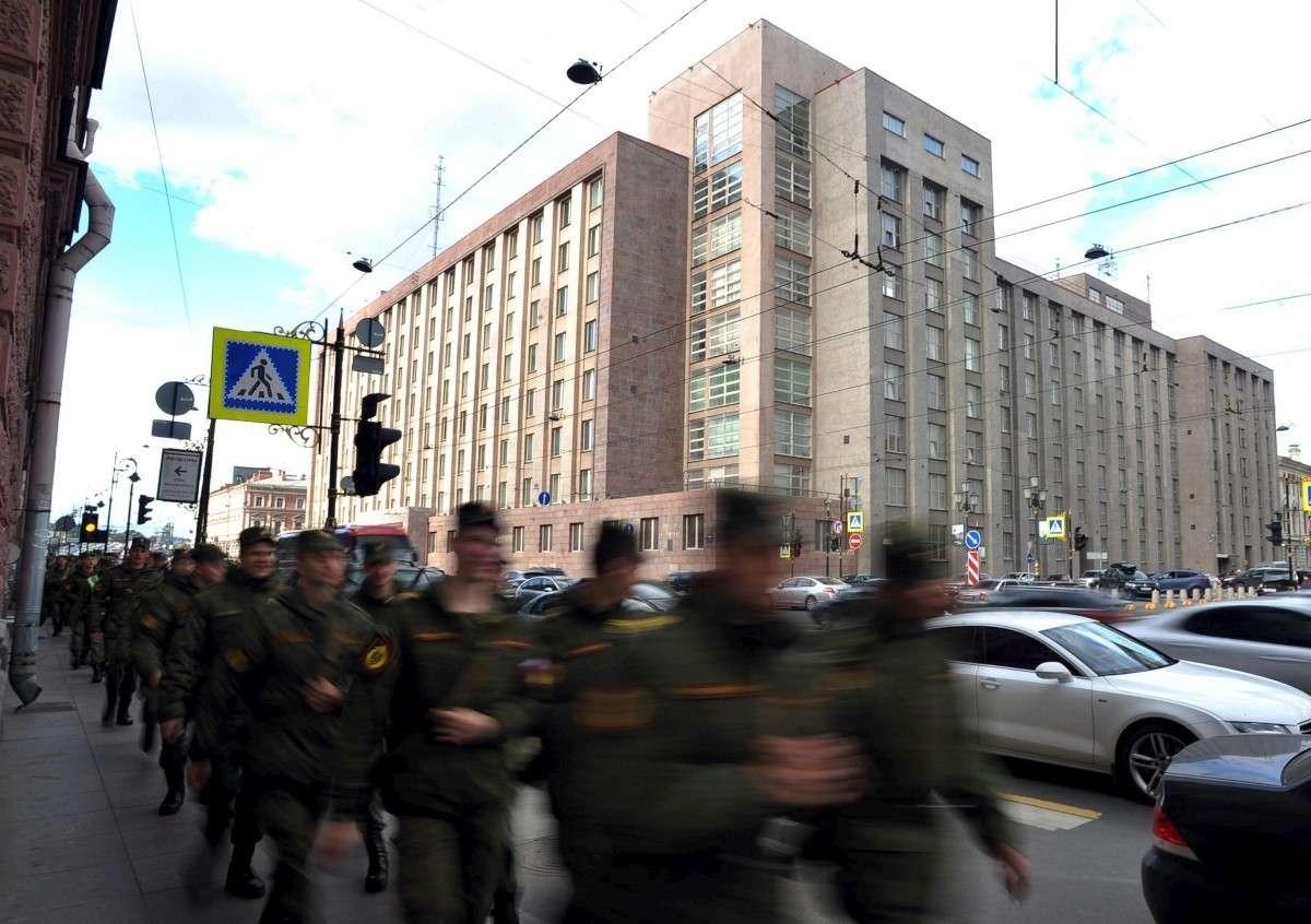 „Systemowa manipulacja”: w Europie „jednorazowi nastolatkowie” rekrutowani przez rosyjskie służby specjalne