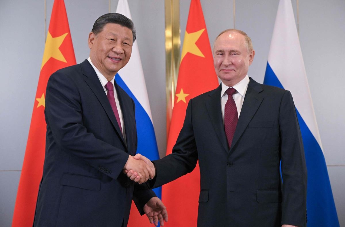 Xi Jinping, Çin ile Rusya arasındaki ilişkilerin "büyük ülkeler" arasında "en istikrarlı" olduğunu söyledi