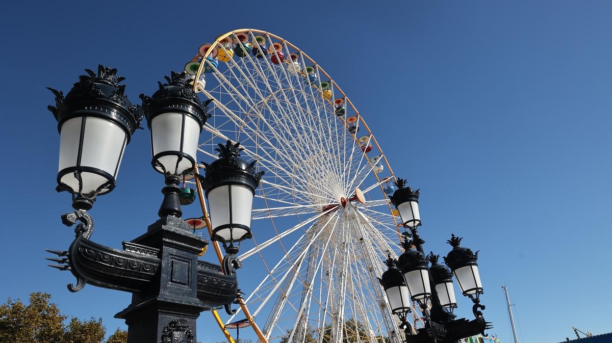 „Wir bauen zusammen wie Lego“: In Quinconces in Bordeaux wird der Jahrmarkt aufgebaut