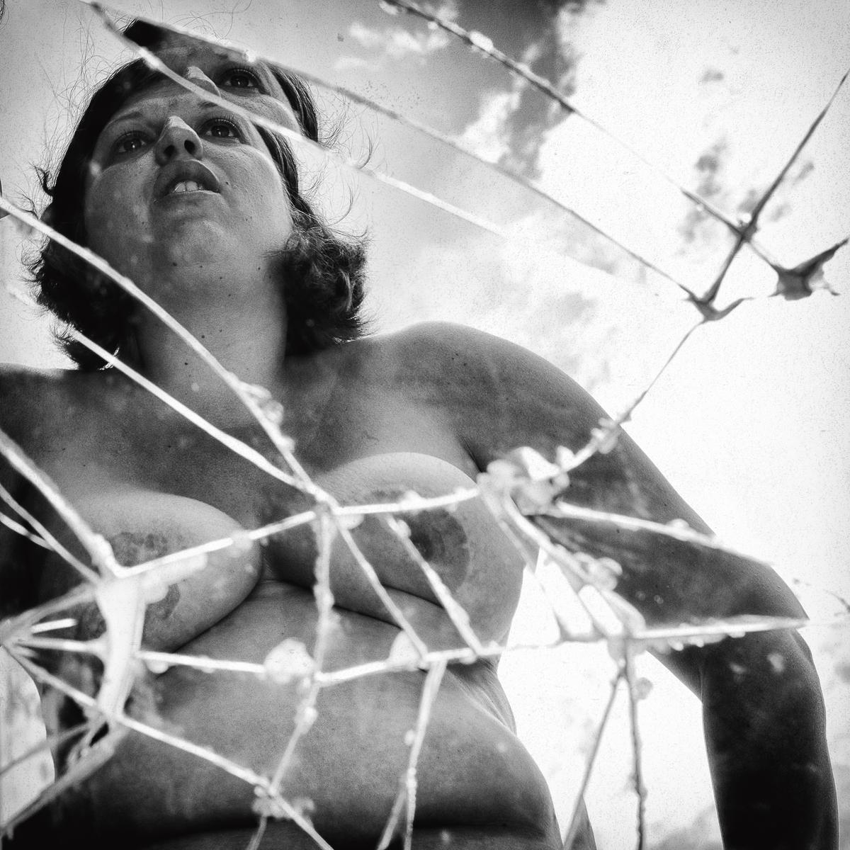 Pink October in Rochefort: the broken mirrors of photographer Dorothée Machabert