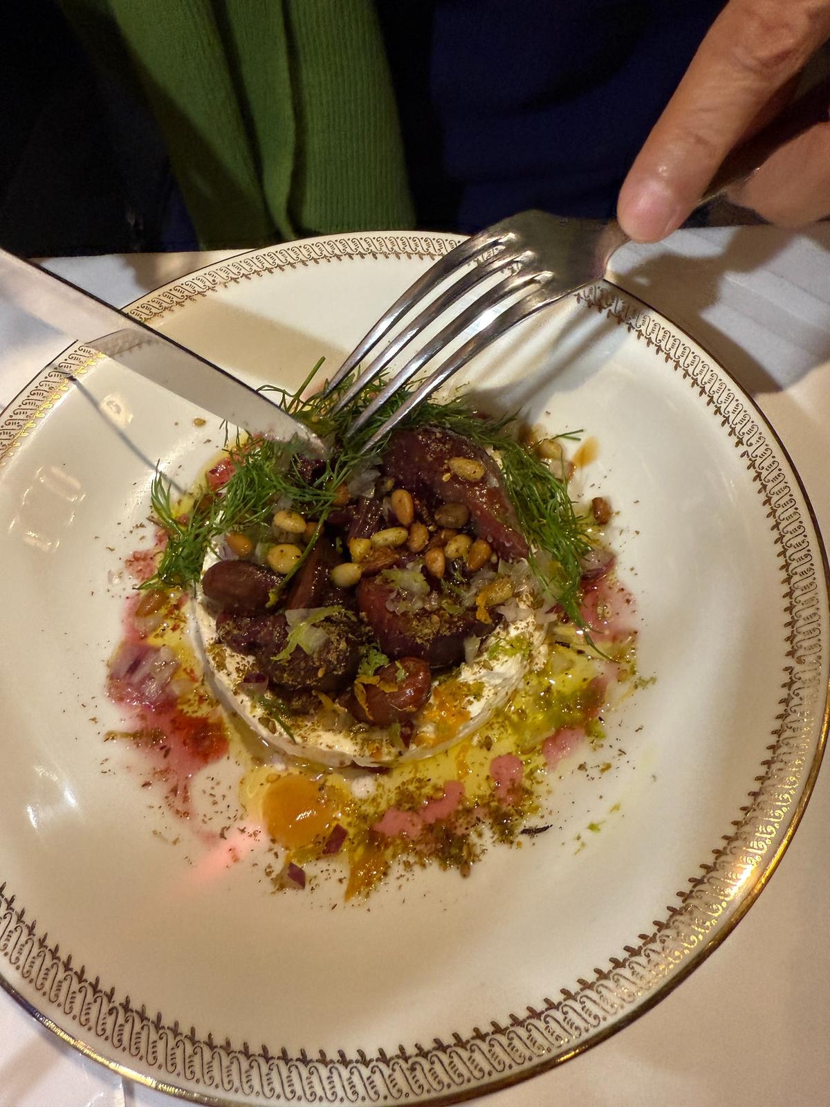 Гастрономия: посетите ресторан-мастерскую Le Margo в Эйме, где сочетаются традиции Перигора и восточные вкусы.