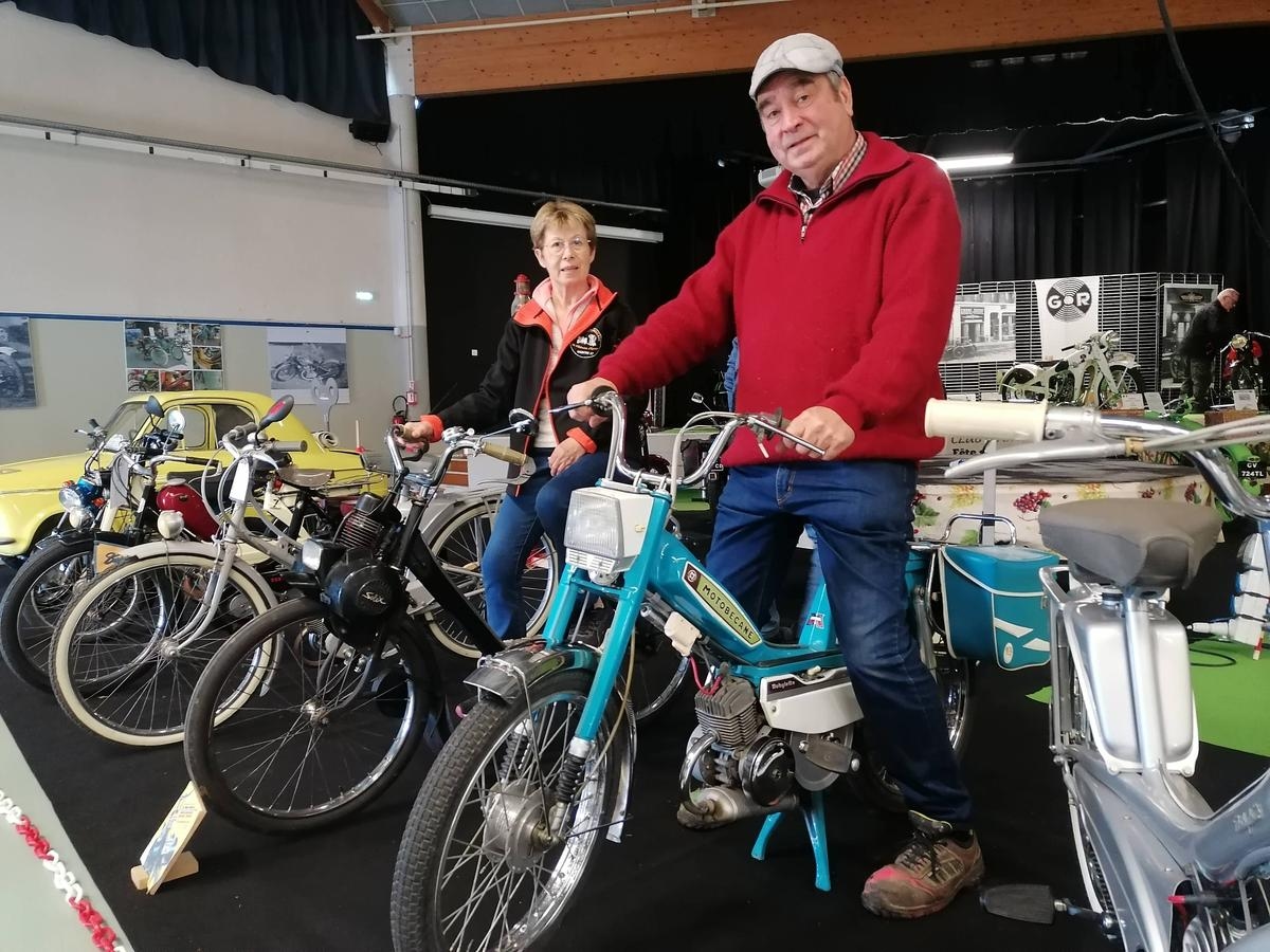 Сент: Мопеды завоевывают популярность в клубе винтажных автомобилей Сентонже