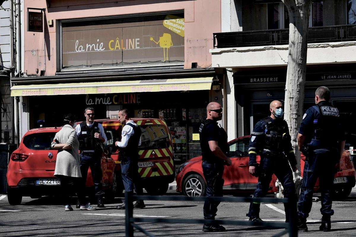 Нападение с ножом в регионе Дром в 2020 году: нападавший приговорён к 30 годам тюрьмы