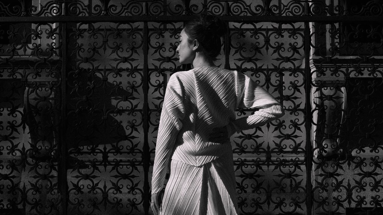 Bu gelin, annesinin 1980'lerdeki Issey Miyake düğün görünümünü giydi