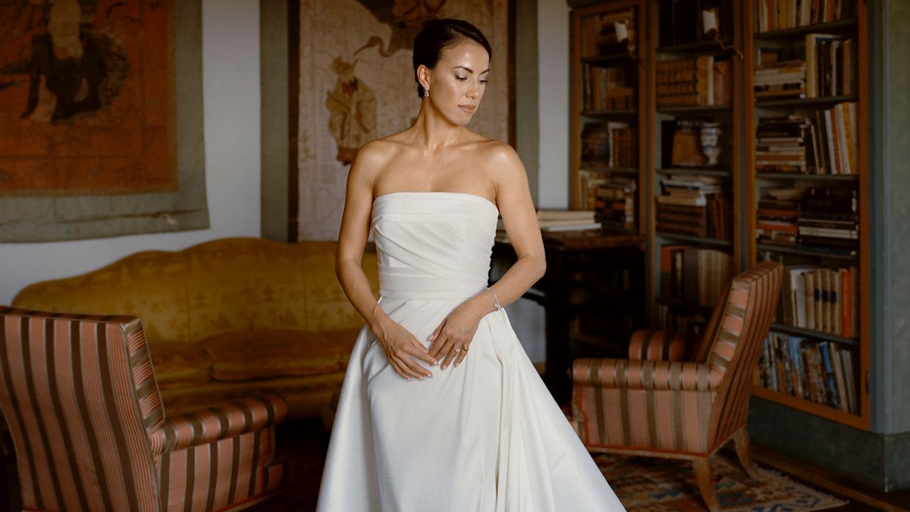 After 100 fittings, this bride finally found her wedding dress – which was inspired by Audrey Hepburn