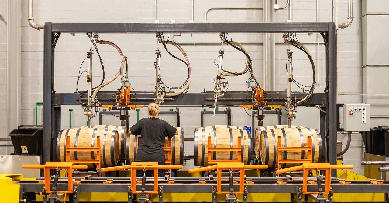 La industria del bourbon está en crisis. ¿Podría la tecnología darle la inyección que necesita?