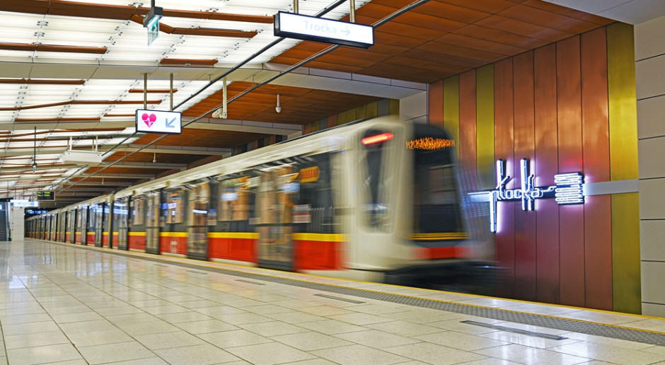 3 bilhões do orçamento estatal ao longo de 8 anos. Haverá mudanças no programa para Varsóvia?