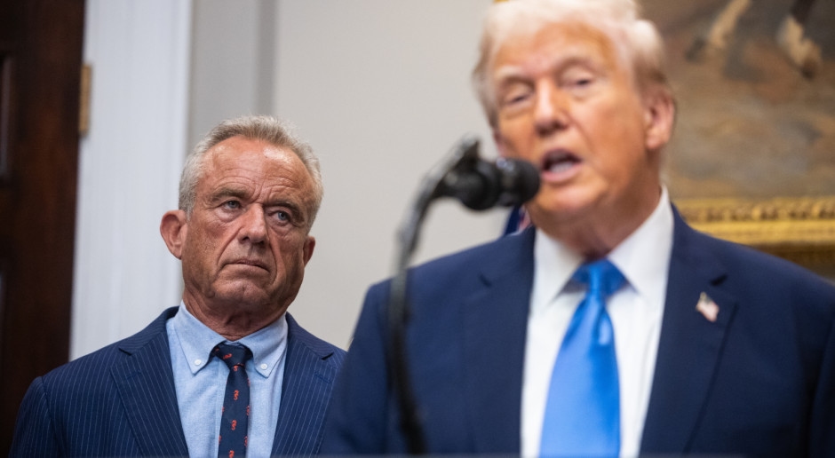 Trump bringt beliebtes Schmerzmittel mit Autismus in Verbindung: Aufruhr in der medizinischen Fachwelt