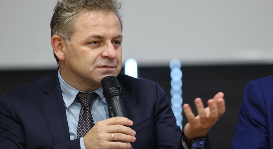 Uma resolução importante do conselho ministerial. Uma nova equipe irá revisar a lei sobre a profissão de psicoterapeuta.