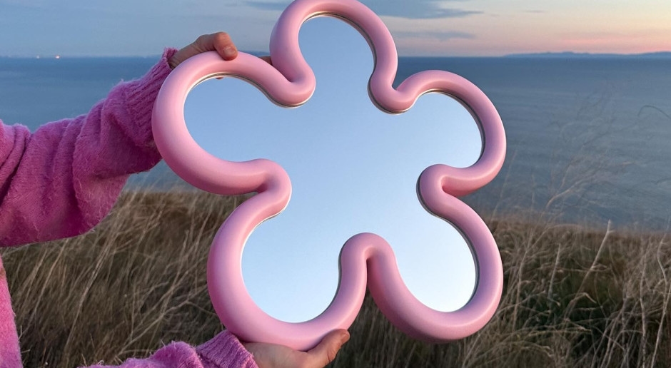 IKEA anuncia colaboração com estrelas do design sueco. Coleção colorida será lançada ainda este ano.