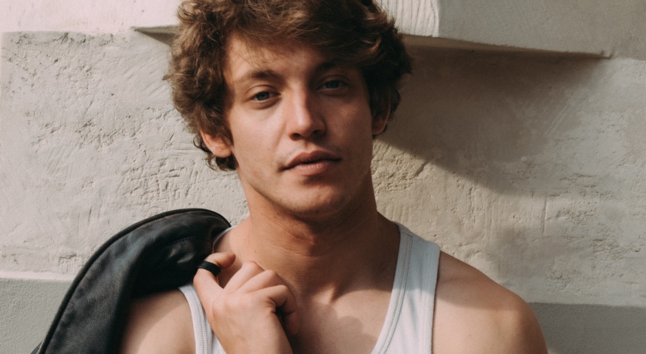 WELL TALK: Sebastian Dela - the fresh blood of Polish acting: "I dream of playing a chess horse"