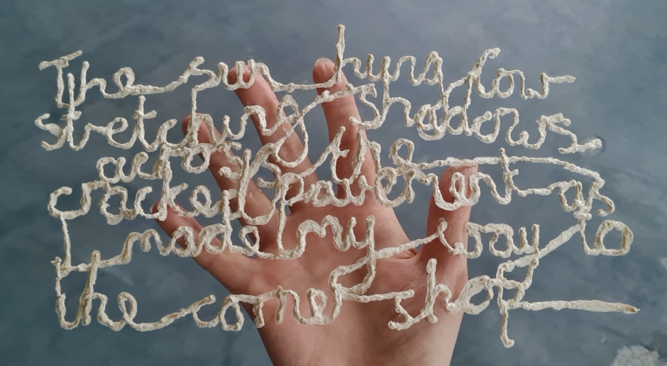 De tentoonstelling "Langdurig zonder terugkeer" bij OP ENHEIM in Wrocław – de kunst van herinnering en verlangen volgens Jessica Ostrowicz