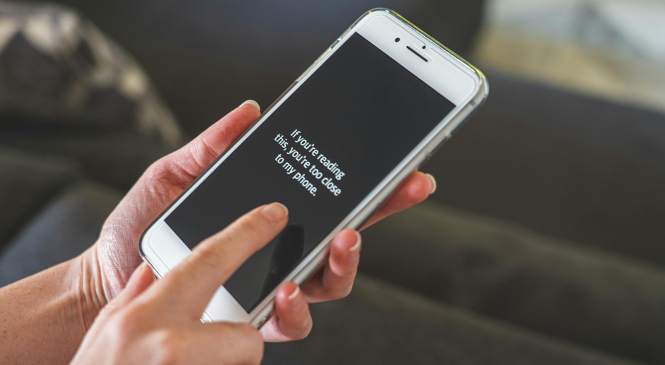 Seu celular ainda está no silencioso? Psicólogos explicam o porquê