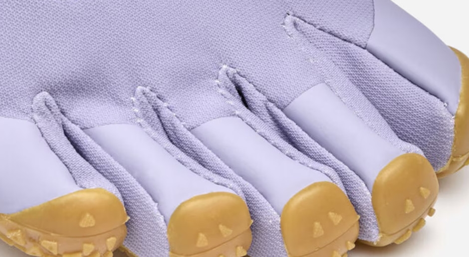 Esses sapatos de "cinco dedos" são os mais feios e mais vendidos de 2025. Eles conquistaram os corações das it-girls.