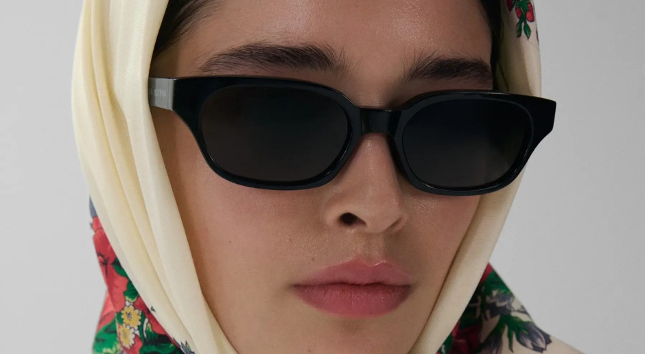 Aquí tienes el look más trendy de los últimos meses. Solo necesitas un accesorio.