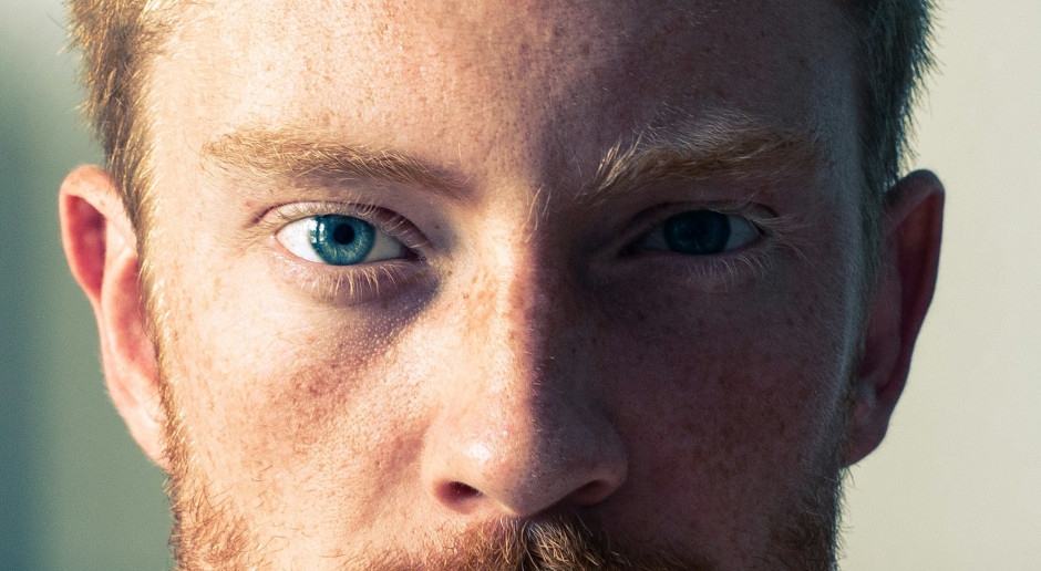 Los ojos azules no existen. ¿Por qué ves ese color?