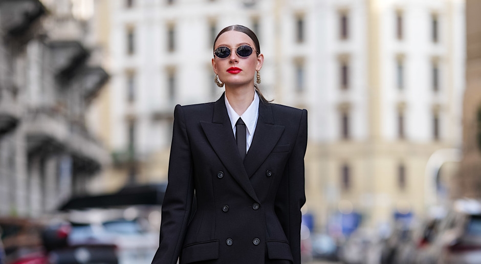 Генеральные директора и яппи говорят «НЕТ» кроссовкам. Униформа возвращается в офисы.