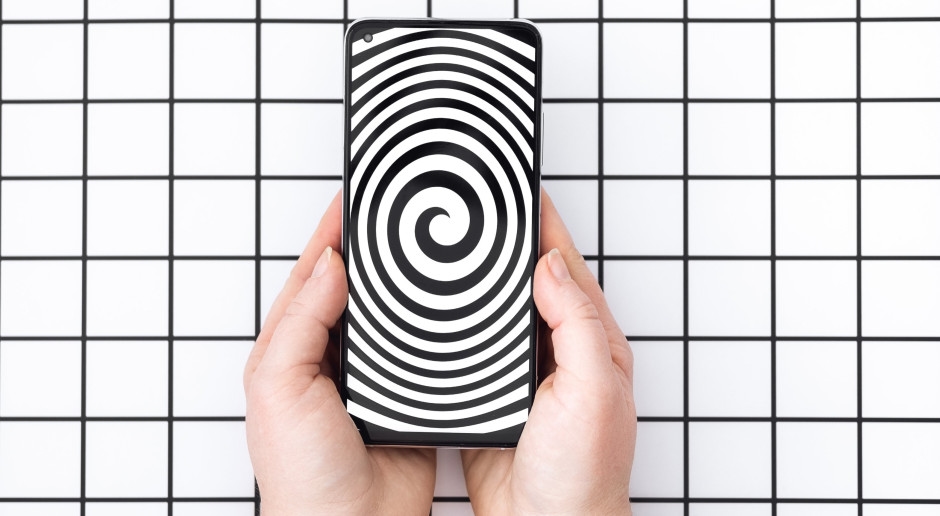 Vous passez votre temps à faire défiler votre téléphone ? Vous êtes probablement sous-payé.