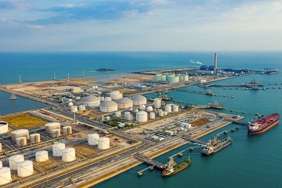 La Cina sta cambiando la geografia dei suoi acquisti di petrolio. La quota di materie prime provenienti dalla Russia sta diminuendo.