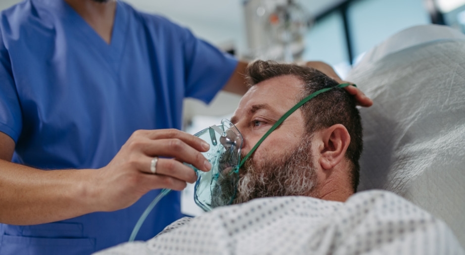 Doktor maaşları hastane bütçelerini zorluyor. Yapılacak değişikliklerle maaşlarda indirimlere gidilecek.