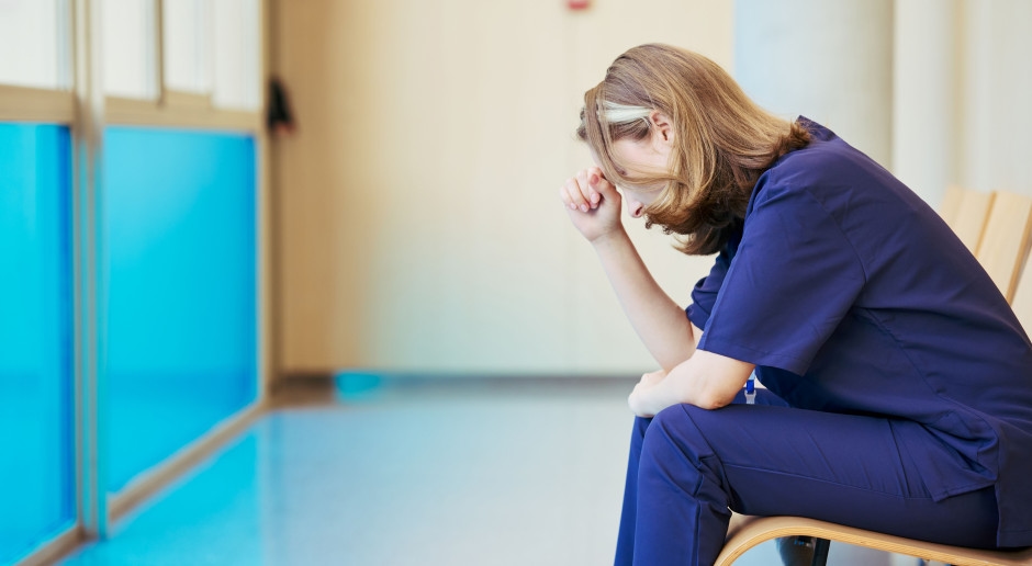 Tot 3 jaar in totaal. Betaald verlof voor verpleegkundigen. Het ministerie reageert.