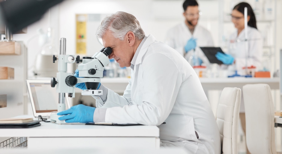 Om het gezondheidszorgsysteem te verbeteren, zijn investeringen nodig die vooruitgang en ontwikkeling brengen