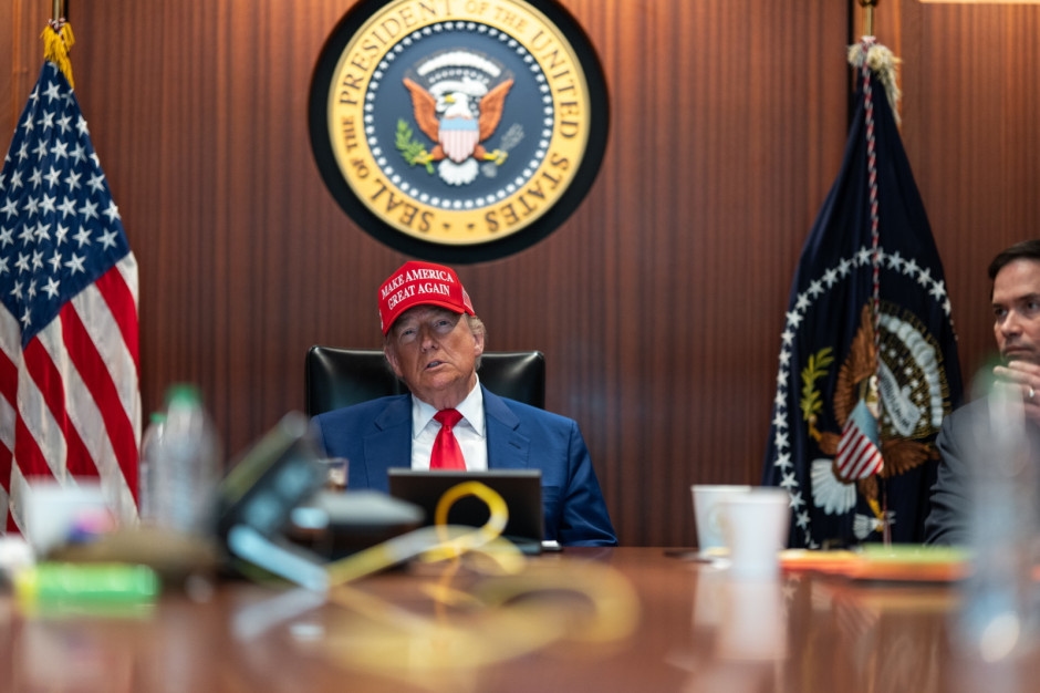 Americans can cut off Europe from the internet at any time