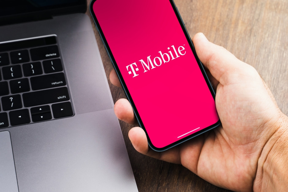T-Mobile bietet Satellitenverbindung und Hochgeschwindigkeitsdatenübertragung. Derzeit ist es nur in einem Land und nicht in allen Ländern verfügbar.