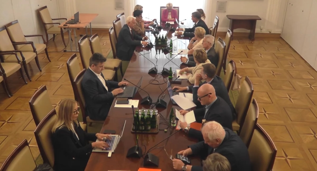 Mniej papierologii, więcej czasu dla pacjenta. Senat popiera uproszczenie procedury występowania o próbki leków