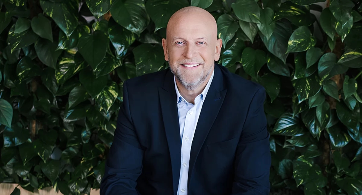 "Os poloneses às vezes não acreditam em si mesmos, e isso é um erro." Entrevista com Phil Krzyzek, da Merck Polska