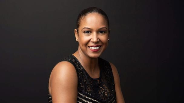 A voice between two shores: Cleyvis Natera