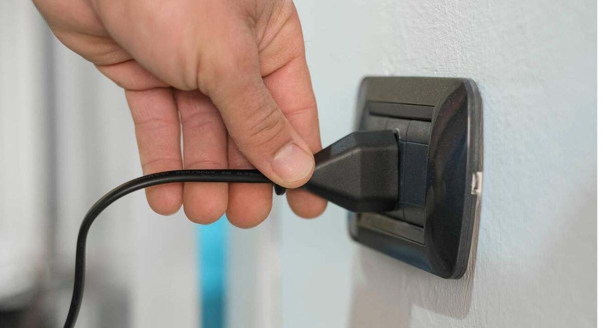 Dies ist das Gerät, das Sie zu Hause den ganzen Tag angeschlossen haben und das sogar mehr Energie verbraucht als Ihr Kühlschrank.