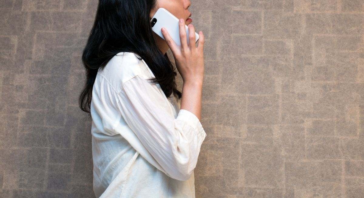 Siber güvenlik uzmanları cep telefonlarında yaşananlara ilişkin uyarıyor: "Aramalar titreşimle uzaktan izlenebiliyor."
