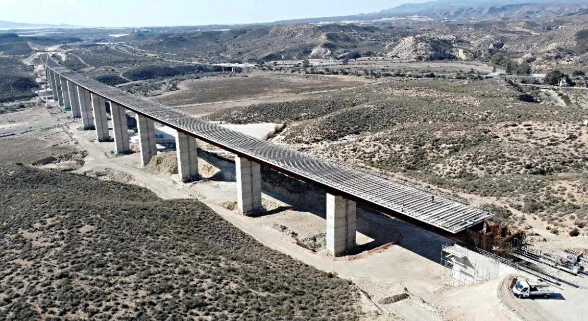 The Ministry of Transport awards €30 million for communications technology for the AVE (High Speed ​​Train) line to Murcia.